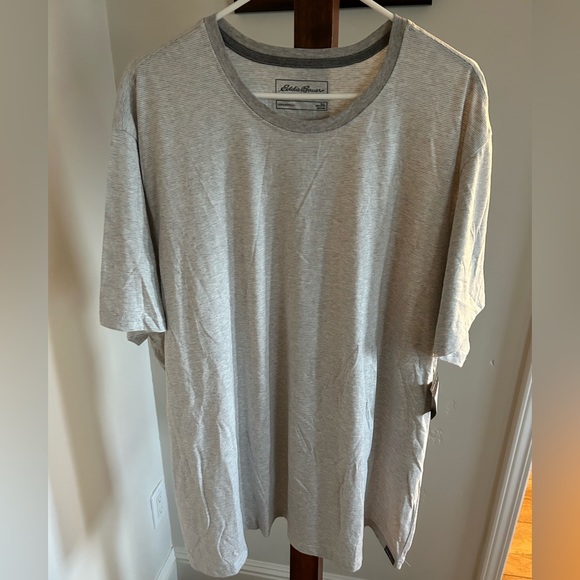Eddie‎ Bauer Men’s NWT T-Shirt Color Gray /white pin striped Size 3XL - Picture 1 of 3